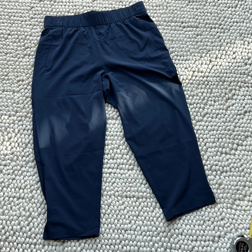 T by Talbots blue size M straight leg stretch Capri pant